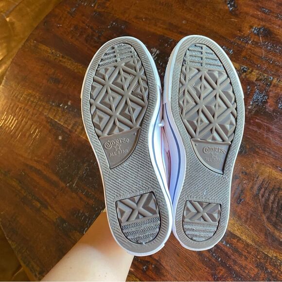 Chuck Taylor all star canvas high tops size 3.5  white sneakers shoes - Picture 6 of 7